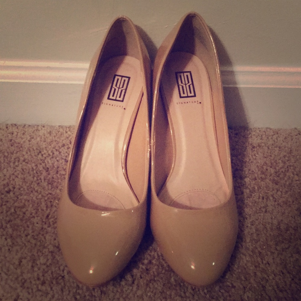 Beige pumps