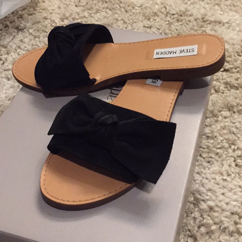 Steve Madden Diora NuBuck flats