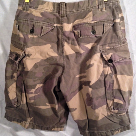 Old Navy Green Camouflage Cargo Shorts - Picture 5 of 6