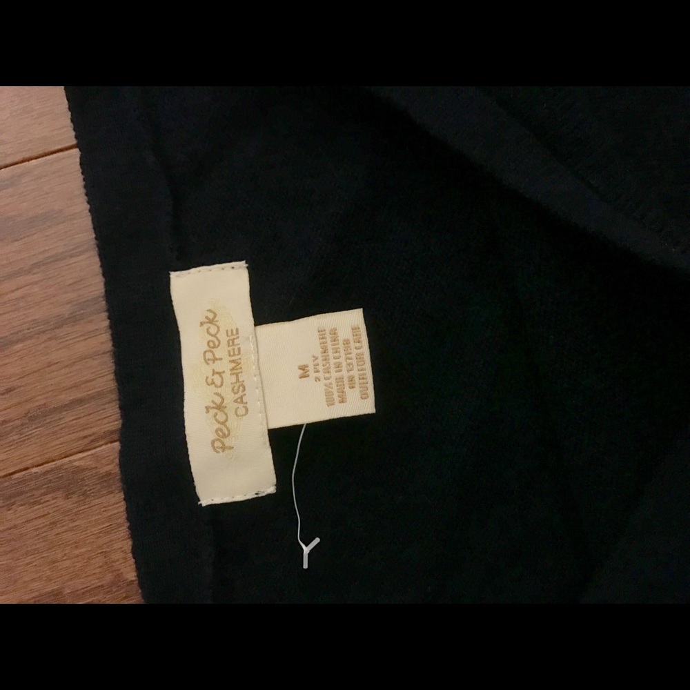 Peck & Peck navy cashmere sweater