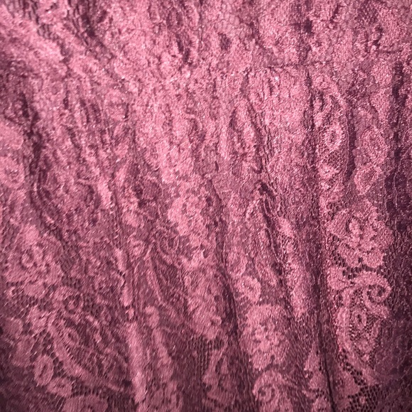 Maroon lace dress - Picture 3 of 5