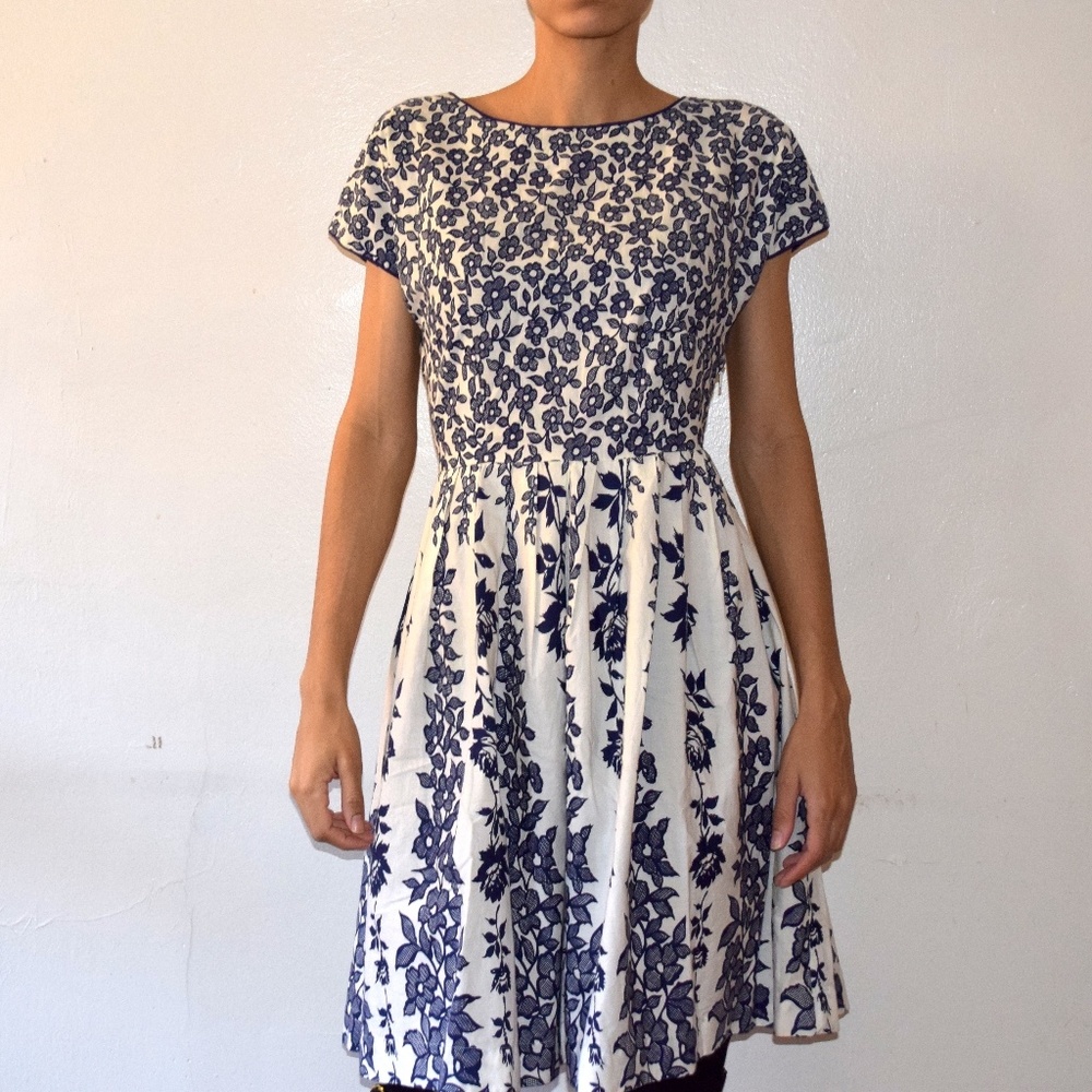 TOPSHOP Vine Border Sun Dress