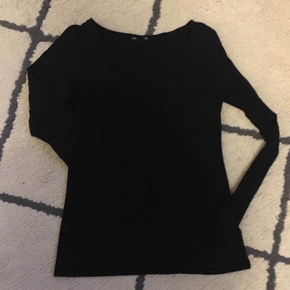 Scoop Neck Black Top - Picture 2 of 6