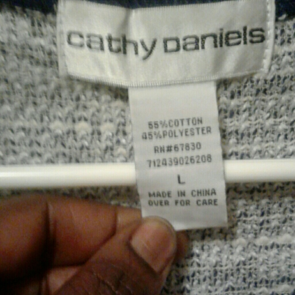 sweater - Picture 2 of 2
