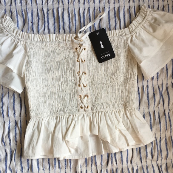 Cute top - Picture 1 of 3