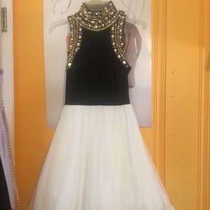Black and white homecoming/prom dress