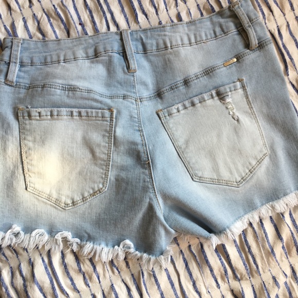 Shorts - Picture 3 of 3