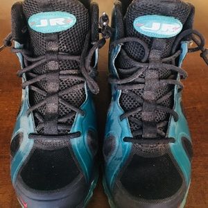 🔥CHRISTMAS SALE🔥Boys/Men Ken Griffey’s Jr. Sz 6