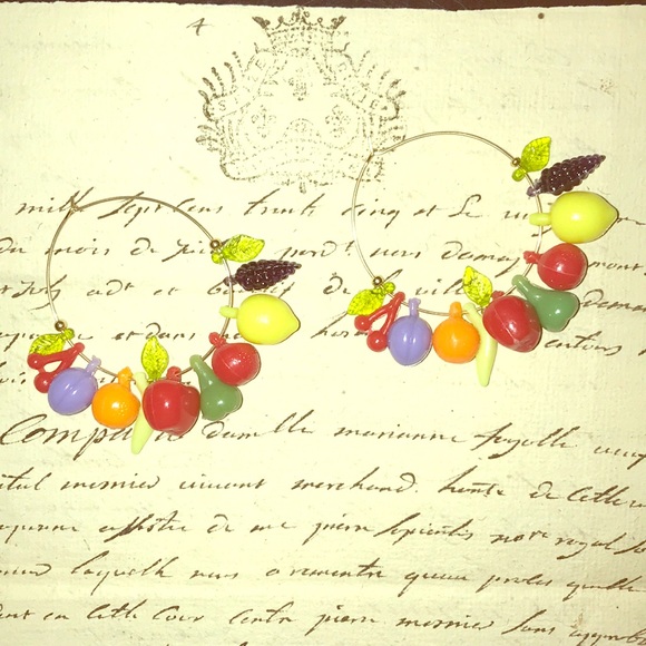Vintage Jewelry - NWT Vintage Fruit 🍉 🍋🍇🍒Bead Gold Hoop Earrings