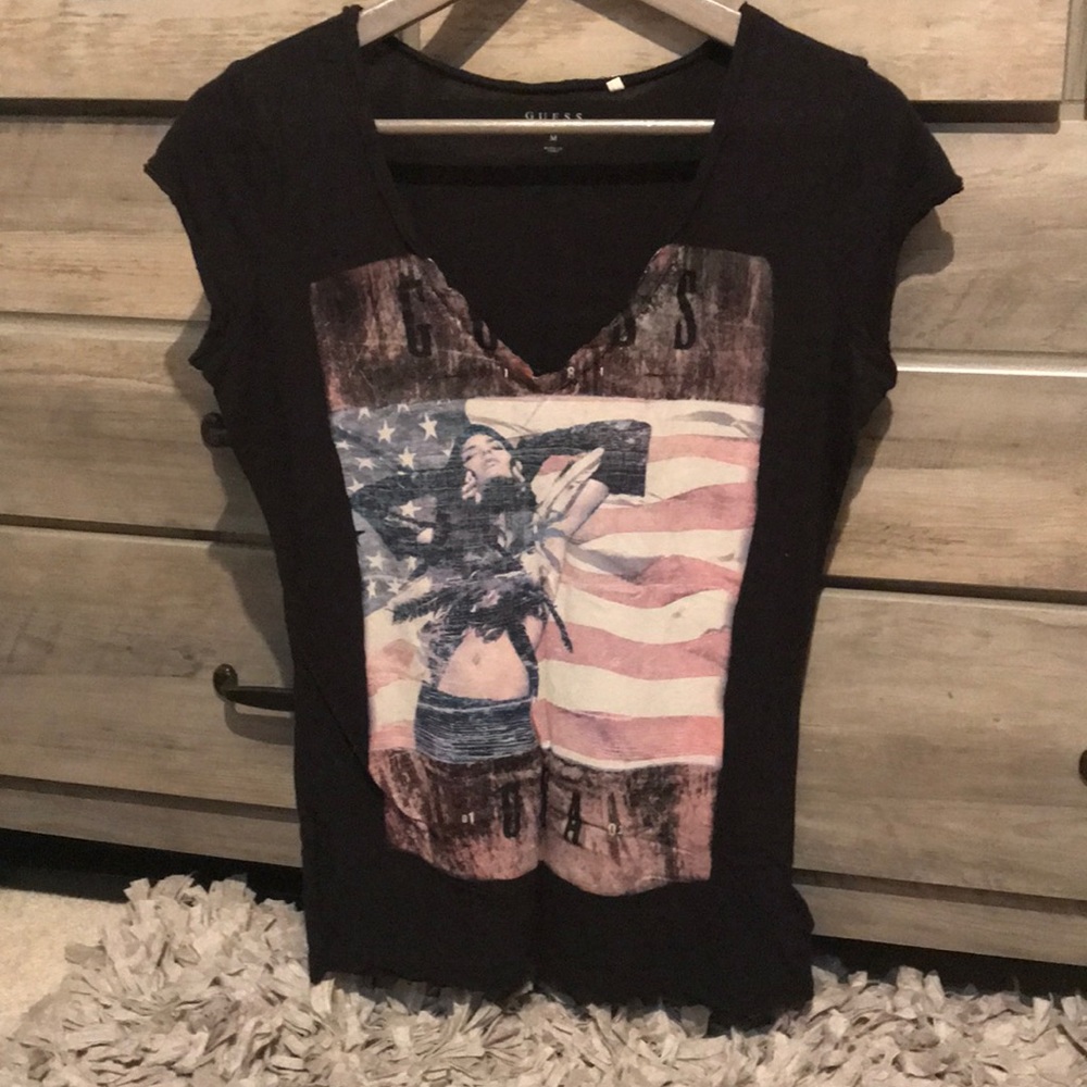 Guess graphic tee