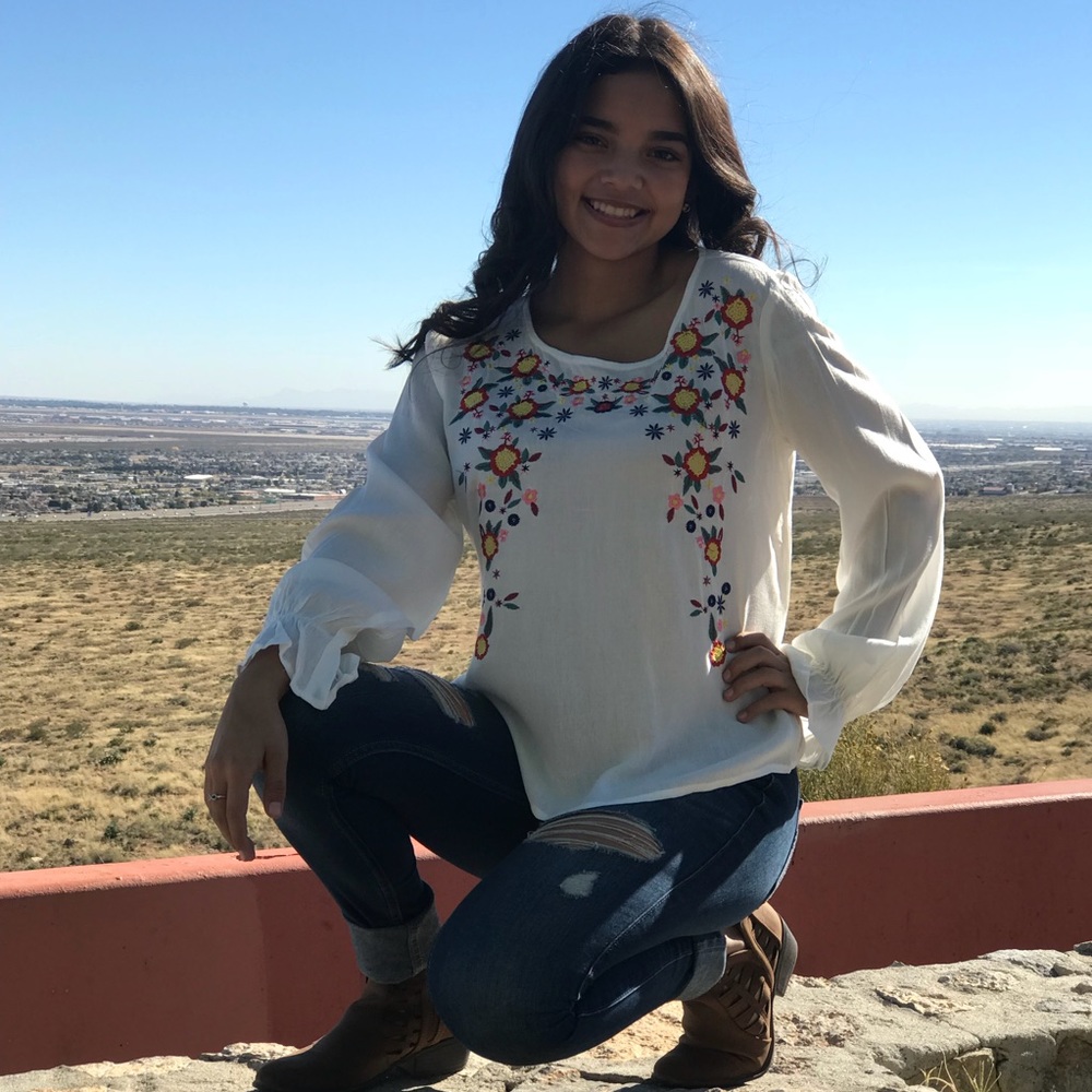 🆕 White Embroidered Boho Peasant Top!