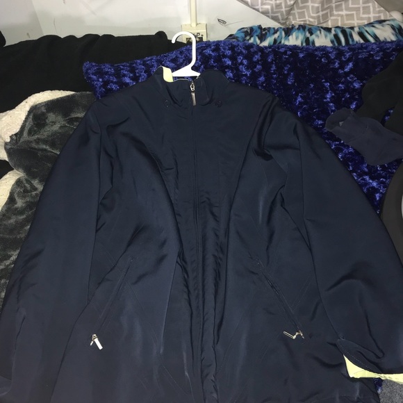 very comfortable blue and green rain jacket coat! - Picture 2 of 6