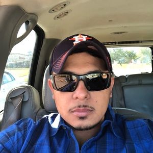 Meet your Posher, Adan