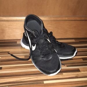 Women's Black Nike Running Shoes Size 8