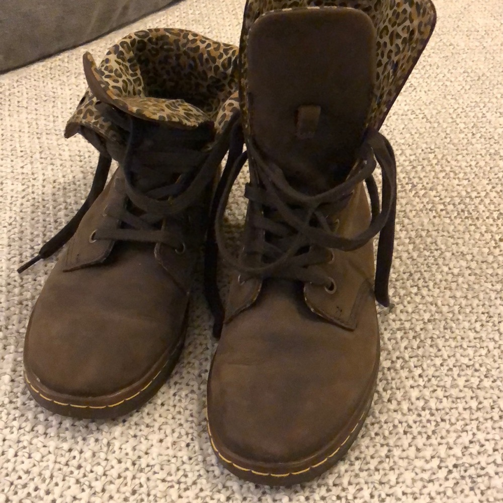 Dr. Martens Womens 7 air wear