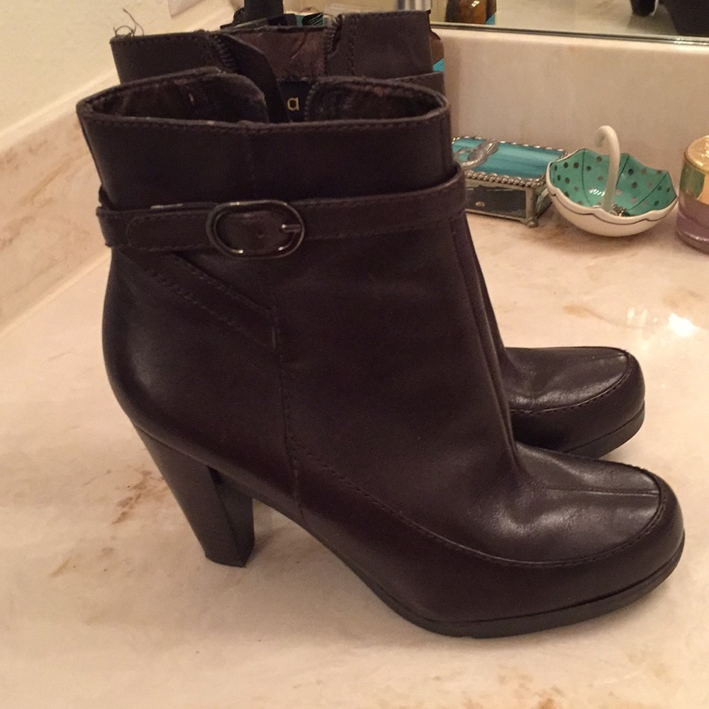 Black Leather Heeled Boots