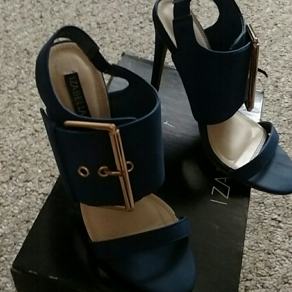 Women's shoes - Picture 2 of 3