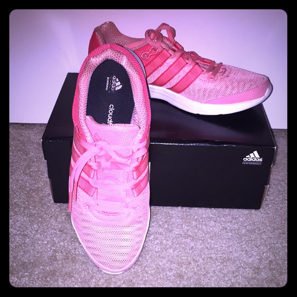 Salmon color Adidas size 7