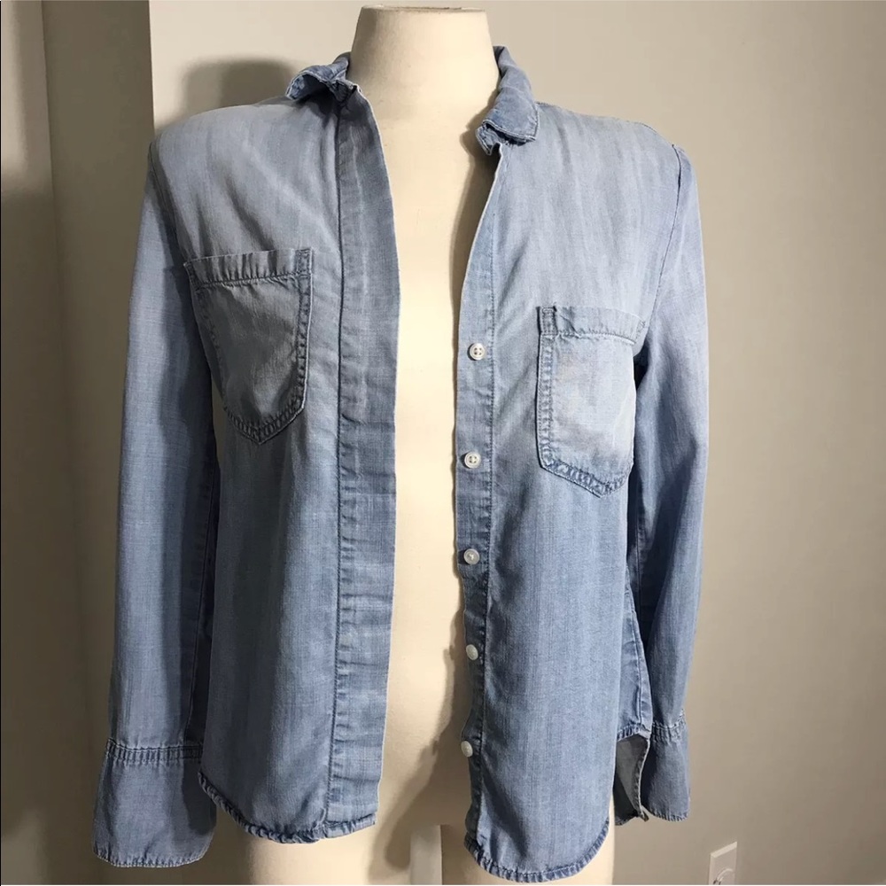 Women’s CLOTH & STONE Light Wash Denim Shirt Sz S