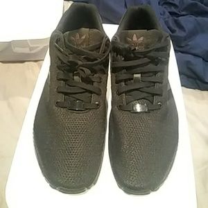 Adidas torizon all black sneakers