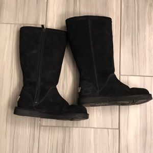 Black Ugg size 7