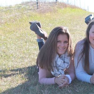 Meet your Posher, Ella