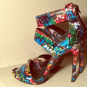 ***NEW*** STEVE MADDEN (Graffiti Style Heels)