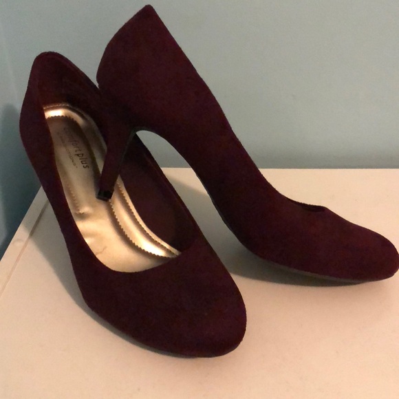 Predictions Shoes Cranberry Comfort Plus By Suede Heels Poshmark