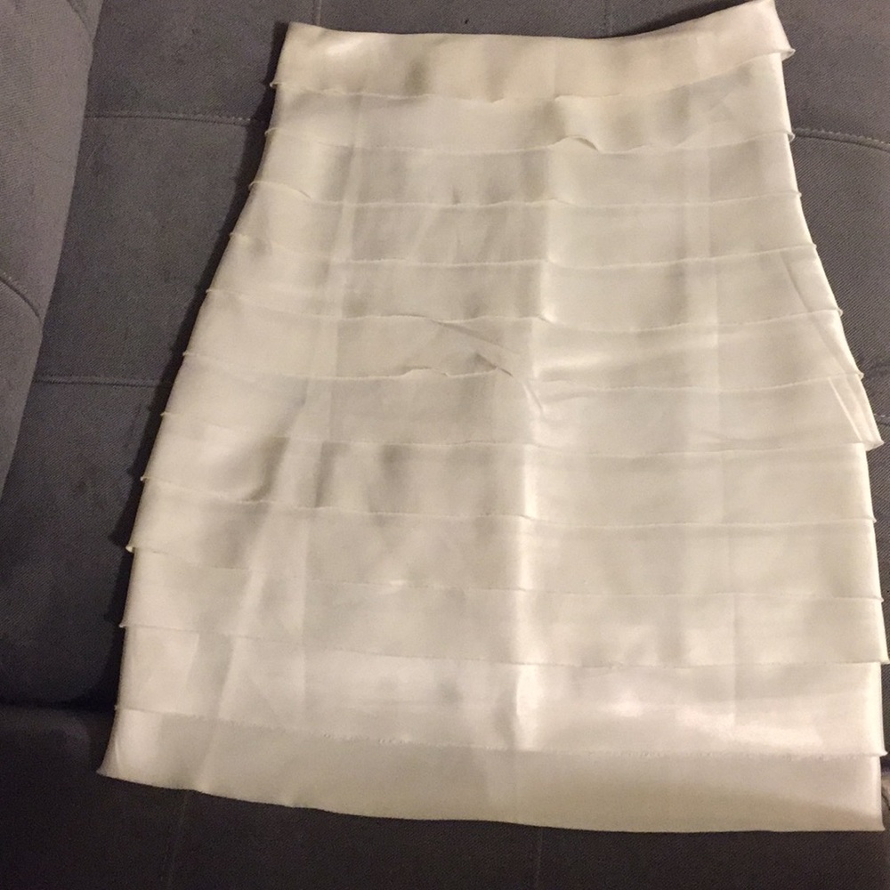 Cute petal layered skirt size small
