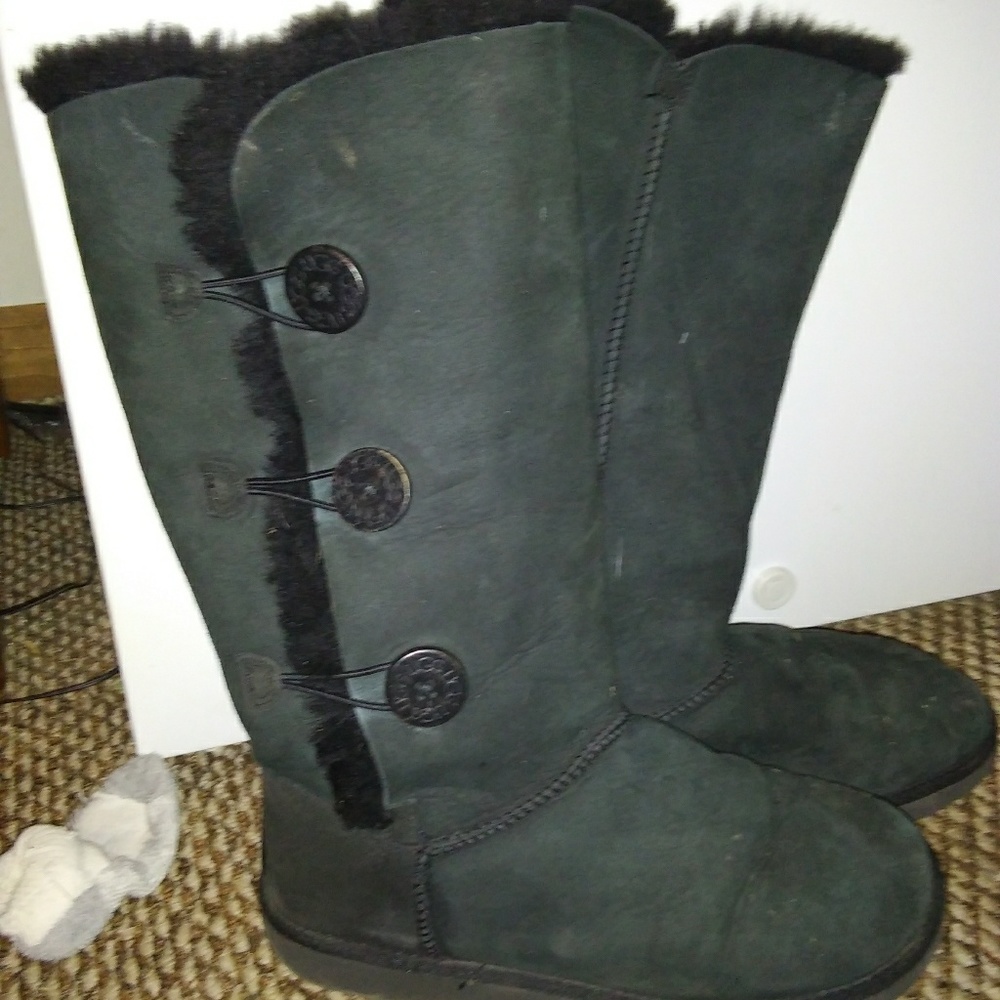Triple Bailey button Uggs