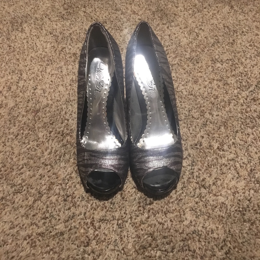 High heeled peek a boo shoe
