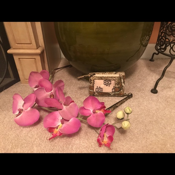 🐍Jessica Simpson Python Wristlet / Phone Case🐍 - Picture 2 of 3