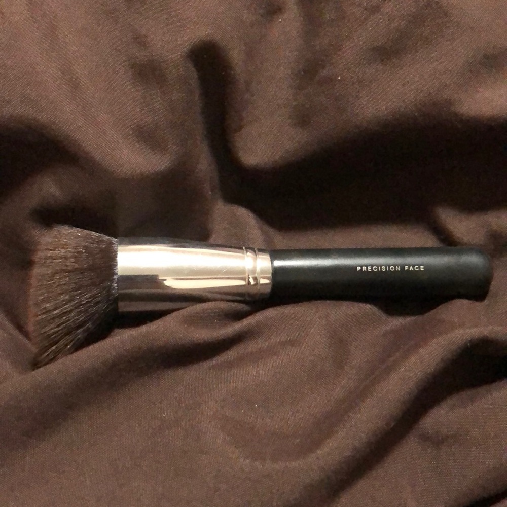 Bare minerals precision face brush