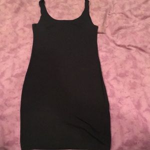 Black bodycon dress