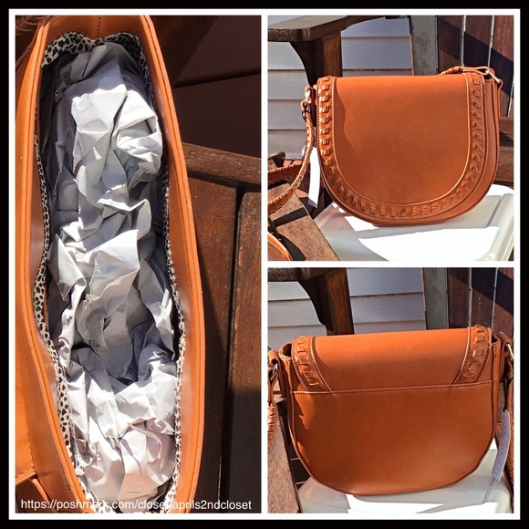 ❌SOLD❌TAN VEGAN LEATHER CROSSBODY SADDLE BAG - Picture 5 of 6