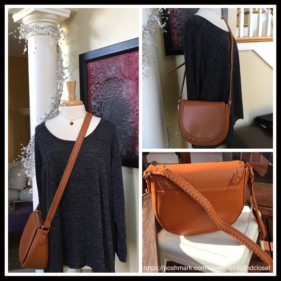 ❌SOLD❌TAN VEGAN LEATHER CROSSBODY SADDLE BAG - Picture 2 of 6