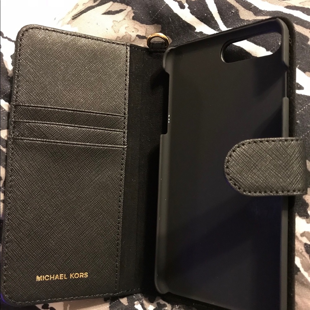 Michael Kors iPhone 7 Plus phone case/wallet