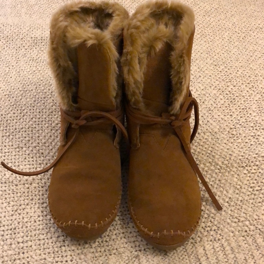 Toms boots, suede, fur