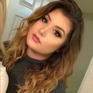 Meet your Posher, Caitlin