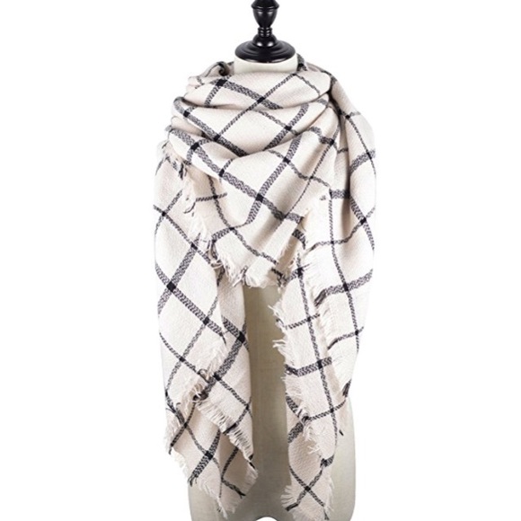 Black and Ivory Check Ultra Plush Blanket Scarf - Picture 4 of 8