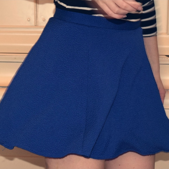 Blue textured skater skirt size medium - Picture 1 of 3