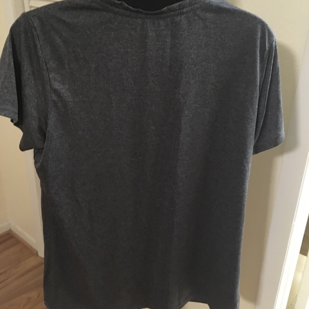 Reebox Workout Shirt.   NWOT - Picture 2 of 3