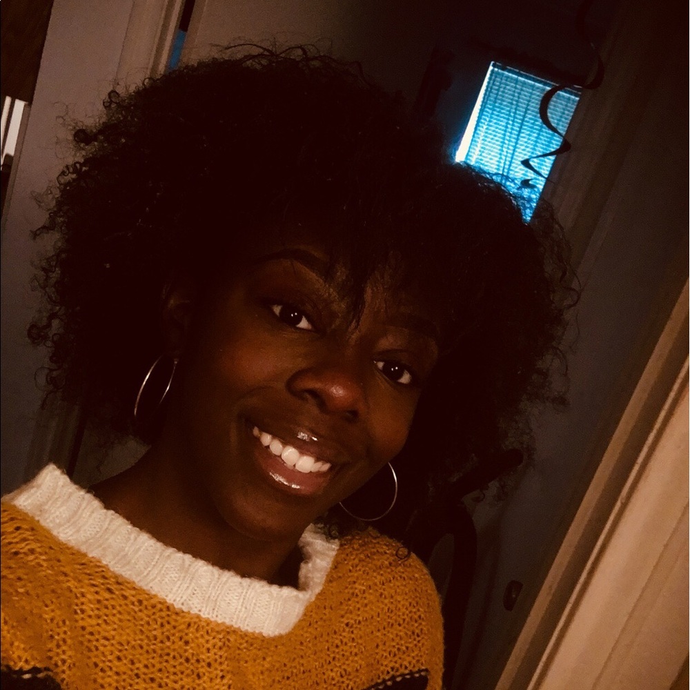 Meet your Posher, Mya