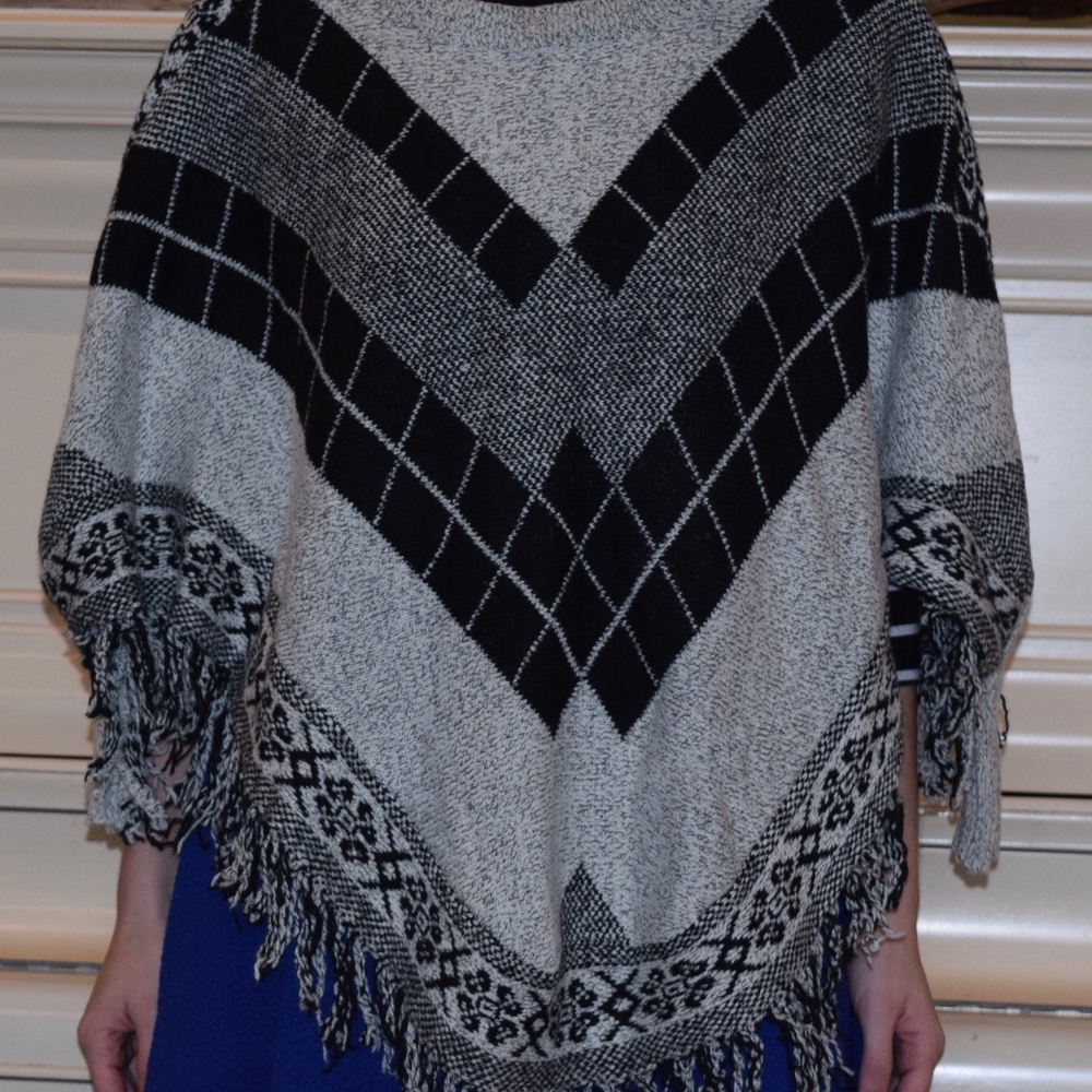 Black and white pattern poncho