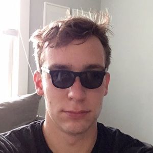 Meet your Posher, Casey