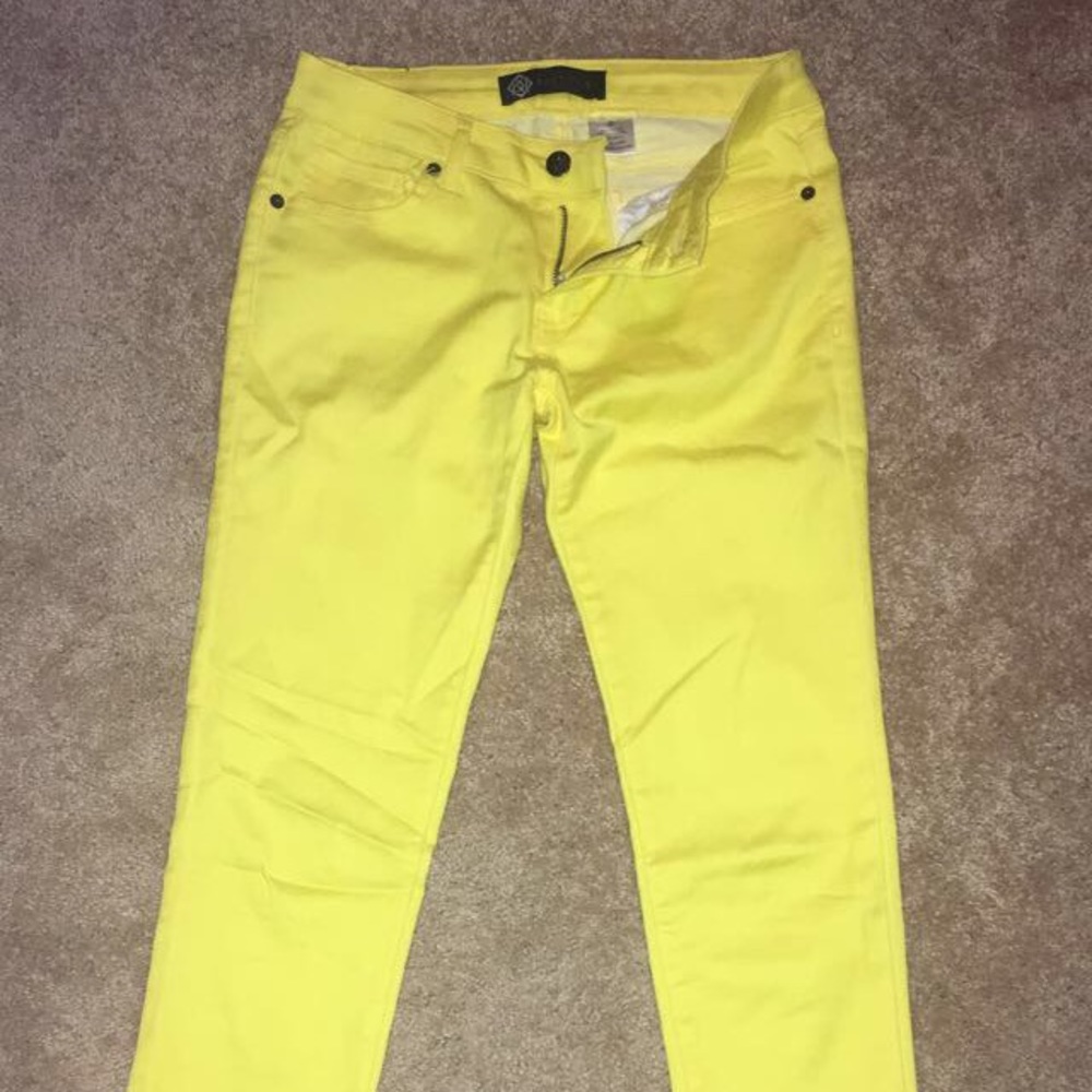 Yellow Jeggings (Pants)