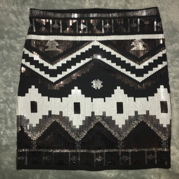 Express Aztec Sequin mini skirt - Picture 1 of 3
