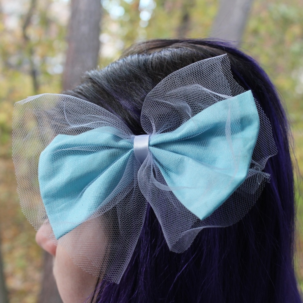 Blue hair bow