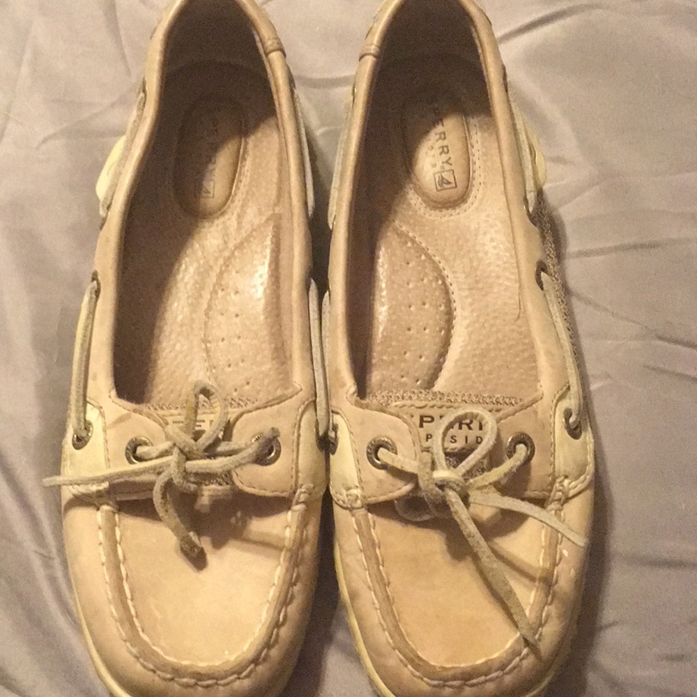 Low top sperry top slider