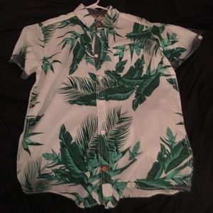Button down Hawaiian shirt.